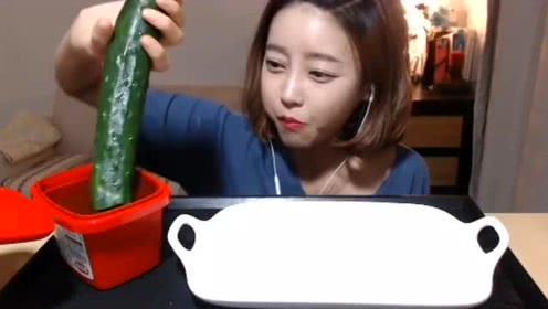 娱乐吃瓜酱美女在线观看,美女在线观看，揭秘娱乐圈幕后故事  第3张