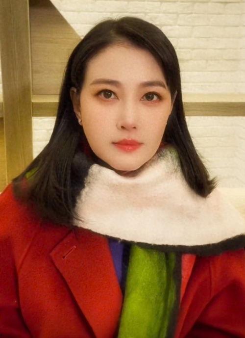 最早爆料周海媚的视频,揭秘明星幕后生活片段  第3张