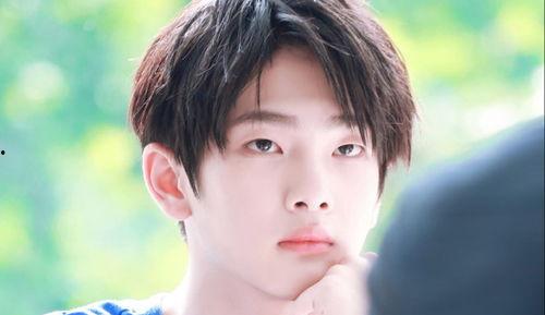 吃瓜娱乐小小唐是谁扮演的,揭秘吃瓜娱乐界新晋小花旦的幕后扮演者  第3张