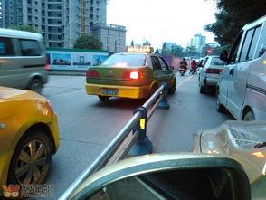 宜宾出租车最新爆料,揭秘价格乱象与乘客权益受损真相  第2张