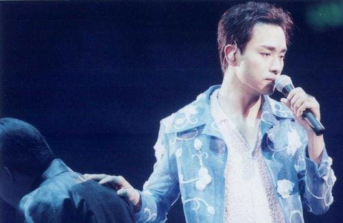 娱乐大爆料张国荣视频,张国荣珍贵视频回顾,重温经典瞬间 第3张 娱乐大爆料张国荣视频,张国荣珍贵视频回顾,重温经典瞬间 第3张